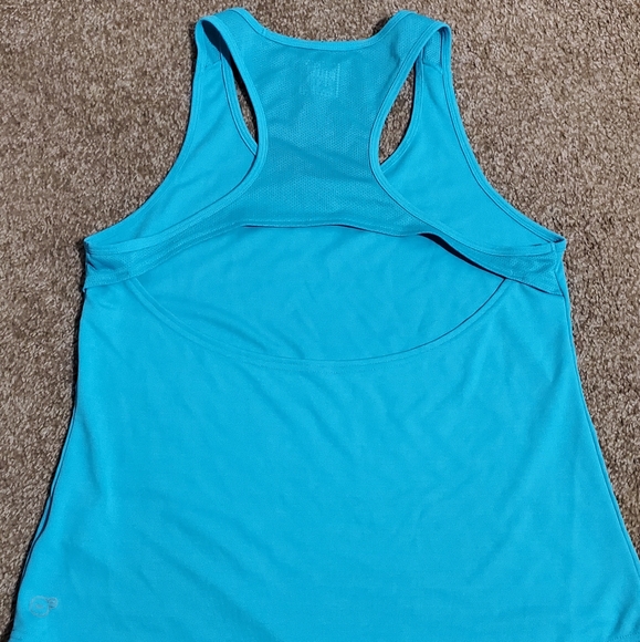 BUNDLE OF THREE different PUMA TANKS - Picture 4 of 7
